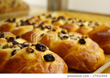 葡萄乾麵包 27932404