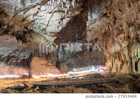 Cave lod phenomenon stone 27933484