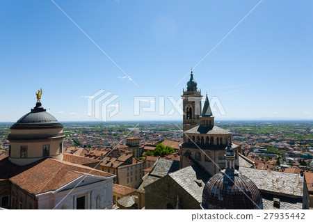 Cathedral in Bergamo, Lombardy, Italy 27935442