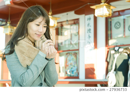 A woman of Kanda Myojin 27936733