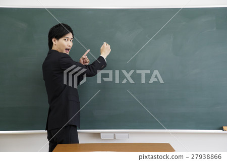 老師老師教室學校類黑板老師教育男性學習學習補習班學校 27938866