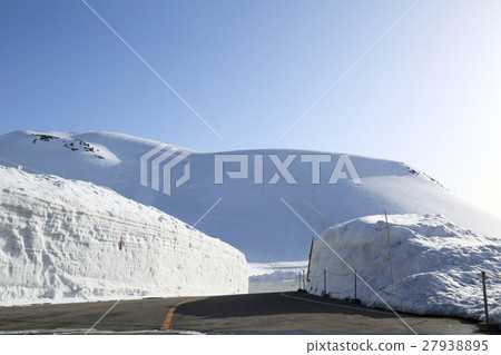 Snow Tateyama Kurobe alpine route 27938895