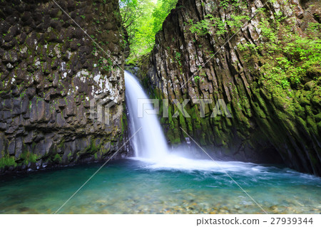 Kanaya Falls of Gifu _ fresh green 27939344