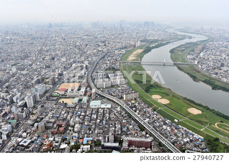 Yodogawa的鳥瞰圖在守口市，大阪縣附近 27940727