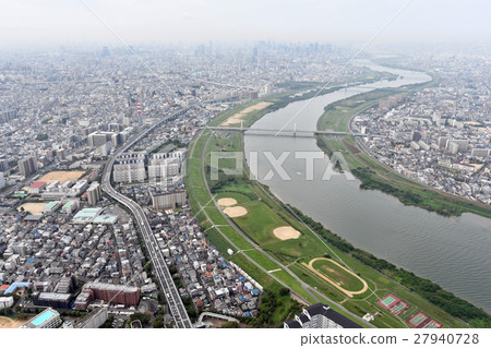 Yodogawa的鳥瞰圖在守口市，大阪縣附近 27940728