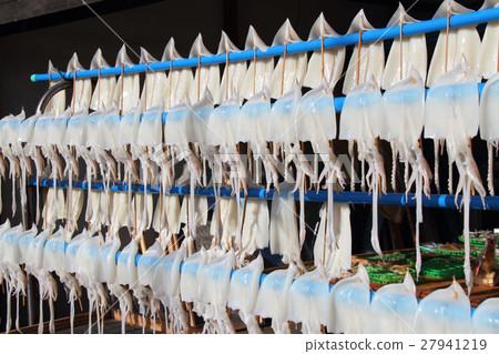 Shimei is being sun dried 27941219