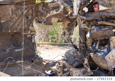 demonstrate of car bomb in post blast  training 27941314