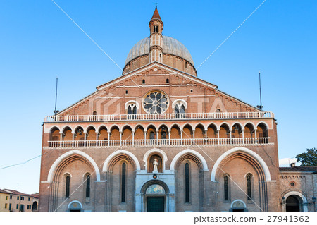 front view of Basilica of Saint Anthony of Padua 27941362
