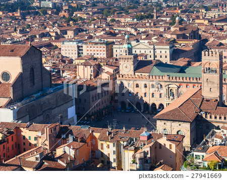 above view of Piazza Maggiore in Bologna city above view of Piazza Maggiore in Bologna city 27941669