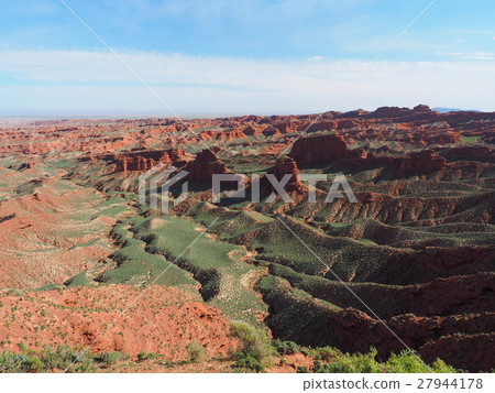Zhang Zhi / Hirayama Lake Canyon Scenic Area 27944178