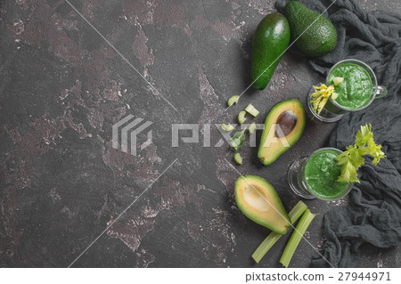 Healthy green smoothie Healthy green smoothie 27944971