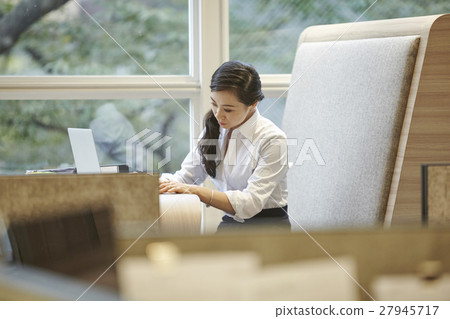 辦公室形象婦女 辦公室形象婦女 27945717