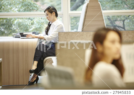 辦公室形象婦女 27945833