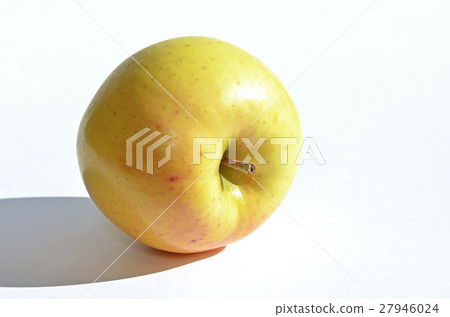 An apple (koko) 27946024