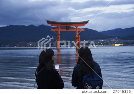 Women's travel Miyajima 27946336