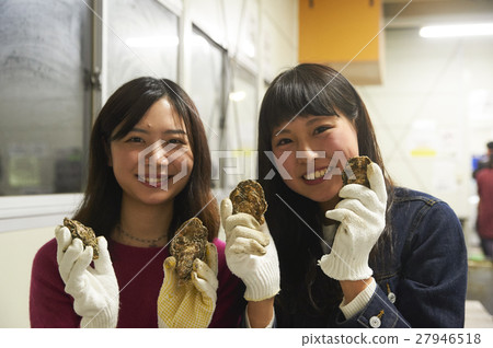 女性旅程宮島觀光Kaki Hut Portrait 27946518