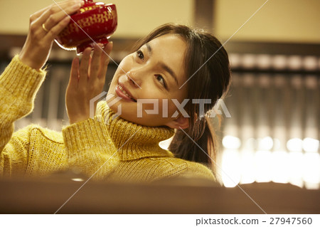 一個經歷塗漆的女人 一個經歷塗漆的女人 27947560
