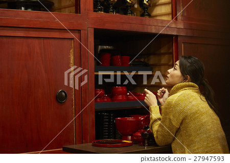 Female young artisan image 27947593