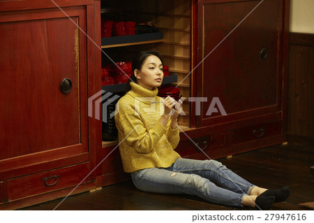 Female young artisan image Female young artisan image 27947616