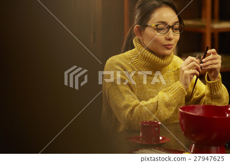 Female young artisan image Female young artisan image 27947625