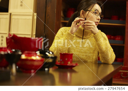 女性年輕工匠形象 27947654