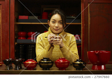 一個經歷塗漆的女人 一個經歷塗漆的女人 27947660