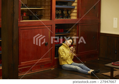 Female young artisan image 27947667