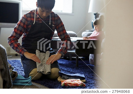 Mothers doing housework Parenting 27948068
