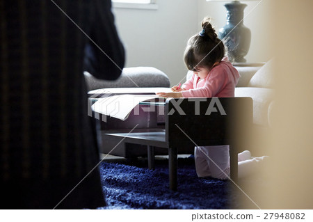 Children learning at home 27948082