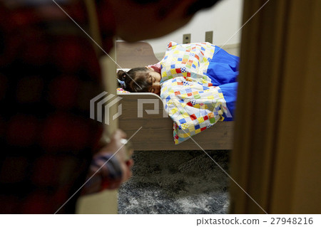 Father who watches children 27948216