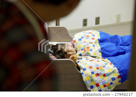 Father who watches children 27948217