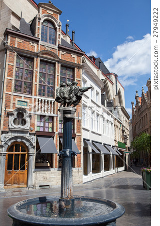 Historic architecture and monuments in Brussels 27949222