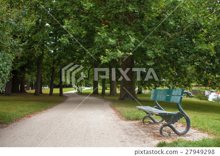 Bench in the park benches Bench in the park benches 27949298