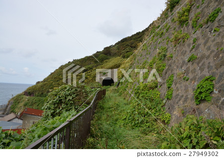 Former Toi Line Concrete Arch Bridge 27949302