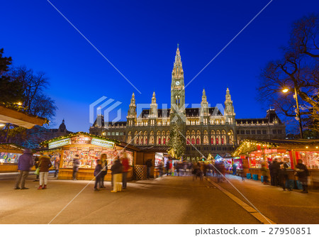 Christmas Market near City Hall in Vienna Austria 27950851