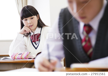 課程研究學校課堂學生男生女同學同學教育學習高中生 27951561