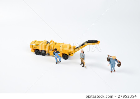 worker at working with machine 27952354
