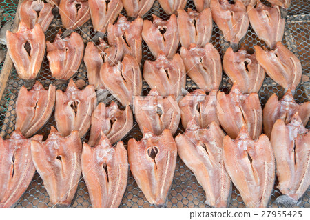 dried striped snakehead fish 27955425