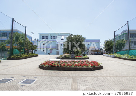 Funado Gakuen built on the Arakawa bank (main gate entrance) Funado Gakuen built on the Arakawa bank (main gate entrance) 27956957