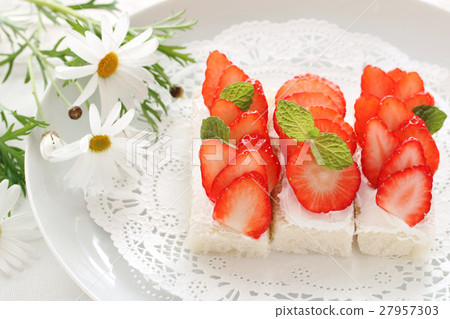 Ichigo's open sandwich 27957303