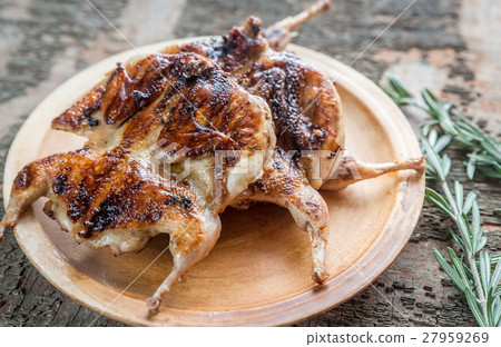 Grilled quails 27959269