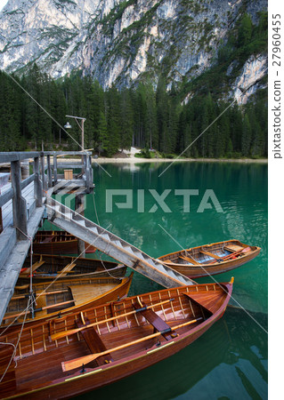 lago di Braies lago di Braies 27960455
