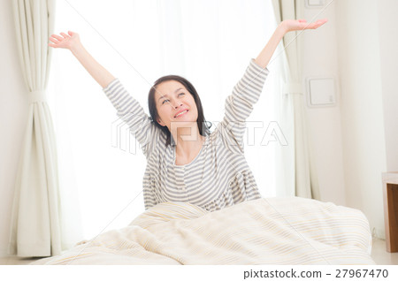 Middle-aged women getting up nicely 27967470
