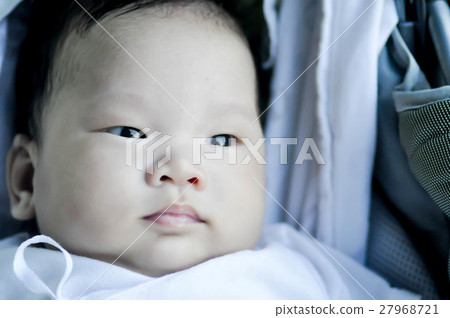 absent-minded baby ,Asian baby absent-minded baby ,Asian baby 27968721