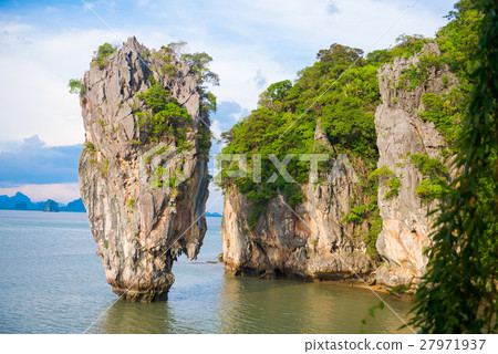 James bond island landmark of Phang-nga bay : 27971937