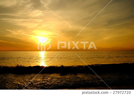 Coastal sunset · Katase Nishihama Beach Coastal sunset · Katase Nishihama Beach 27972720