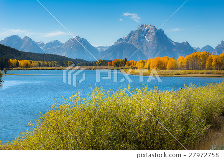 Oxbow Bend in sunny day Oxbow Bend in sunny day 27972758