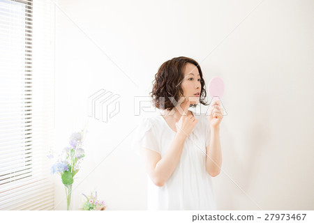 Women beauty Women beauty 27973467