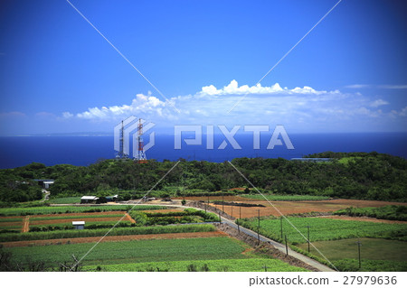 從Okinoerabujima看Yoron島和沖繩主島 從Okinoerabujima看Yoron島和沖繩主島 27979636