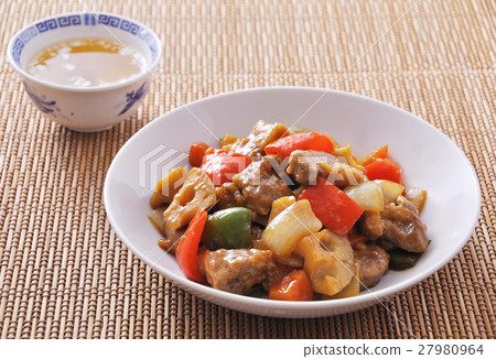 Sweet and sour pork (handmade Chinese food) 27980964